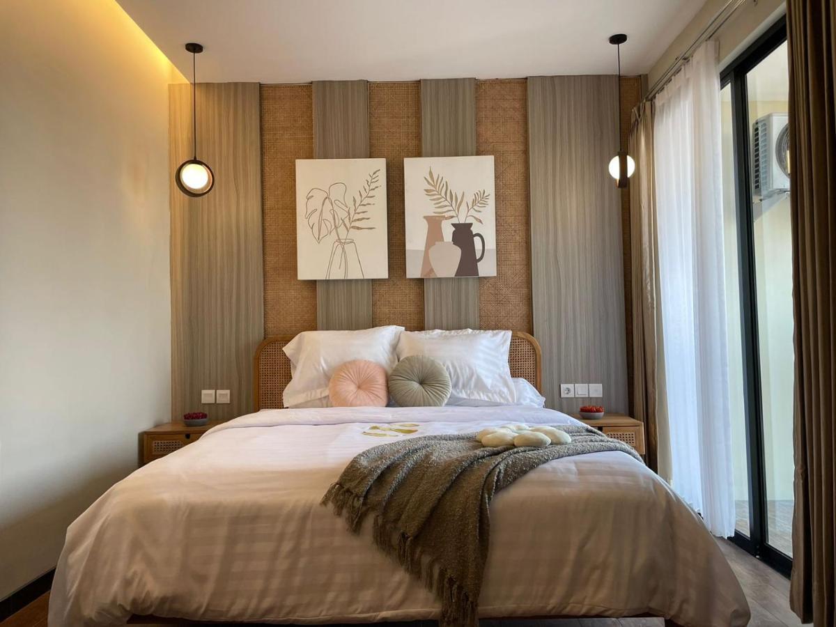 Stay.Vie Hotel Surabaya Exterior foto