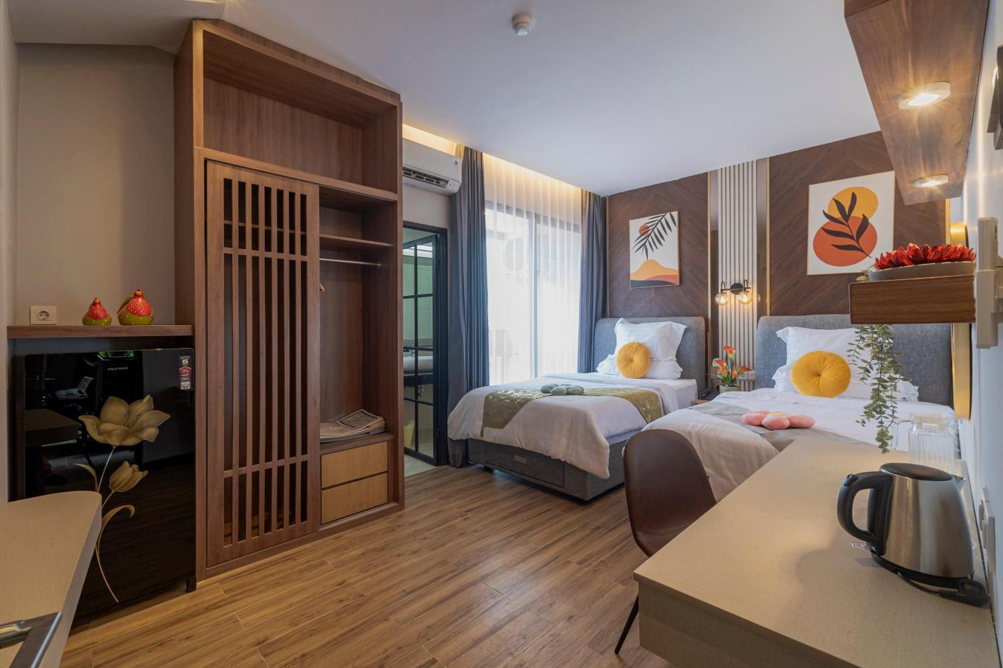 Stay.Vie Hotel Surabaya Exterior foto