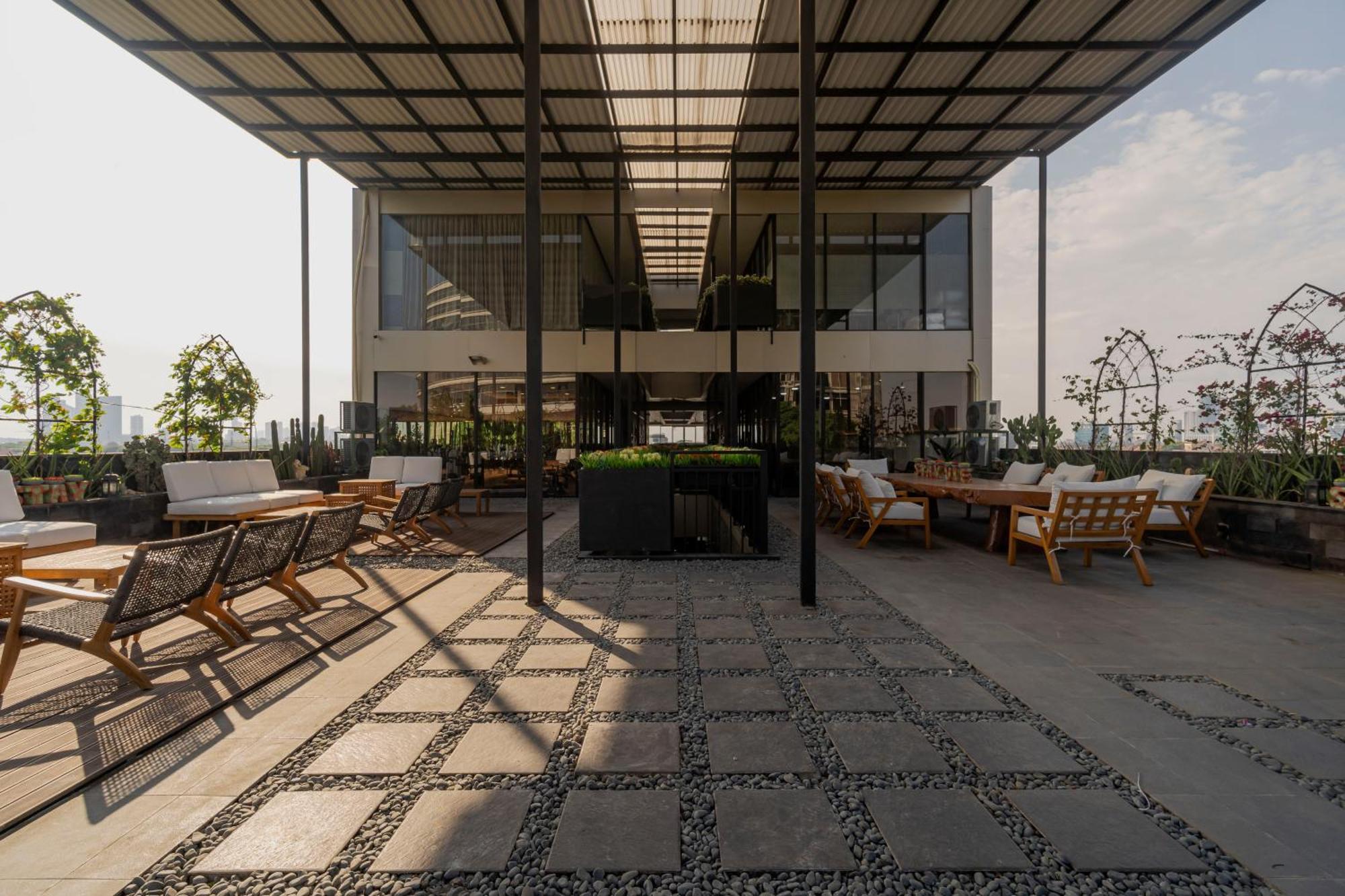 Stay.Vie Hotel Surabaya Exterior foto