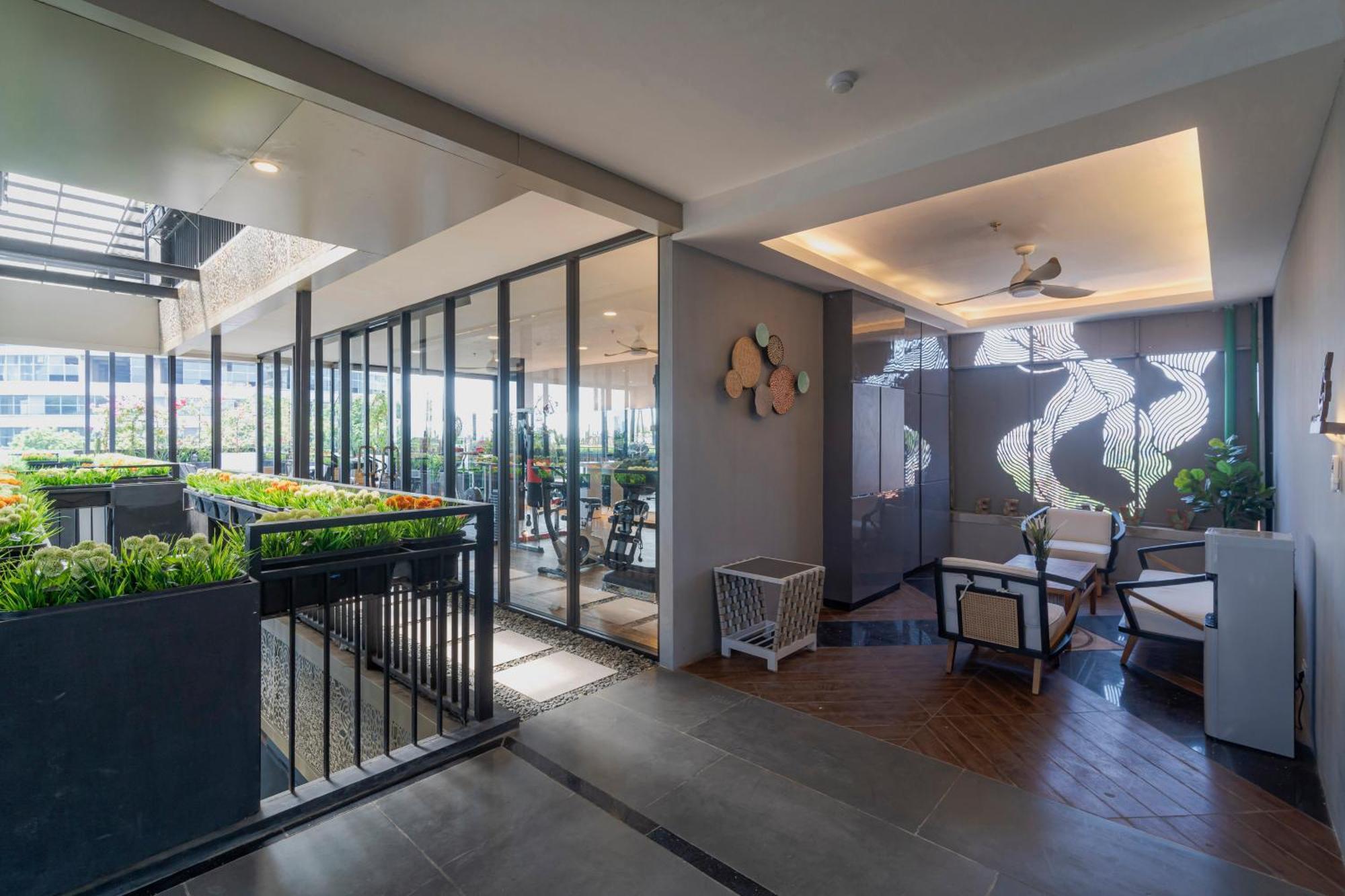 Stay.Vie Hotel Surabaya Exterior foto