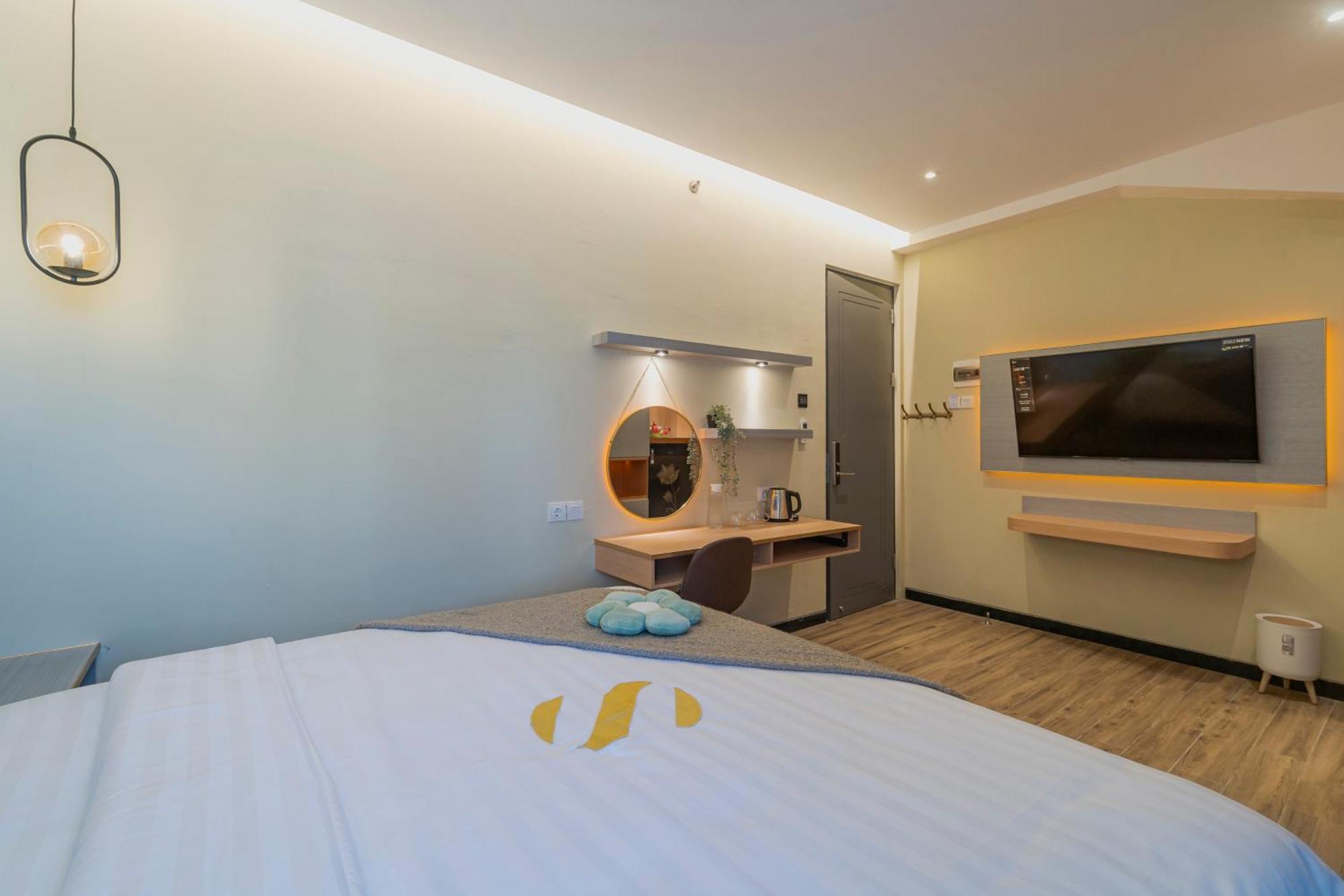 Stay.Vie Hotel Surabaya Exterior foto